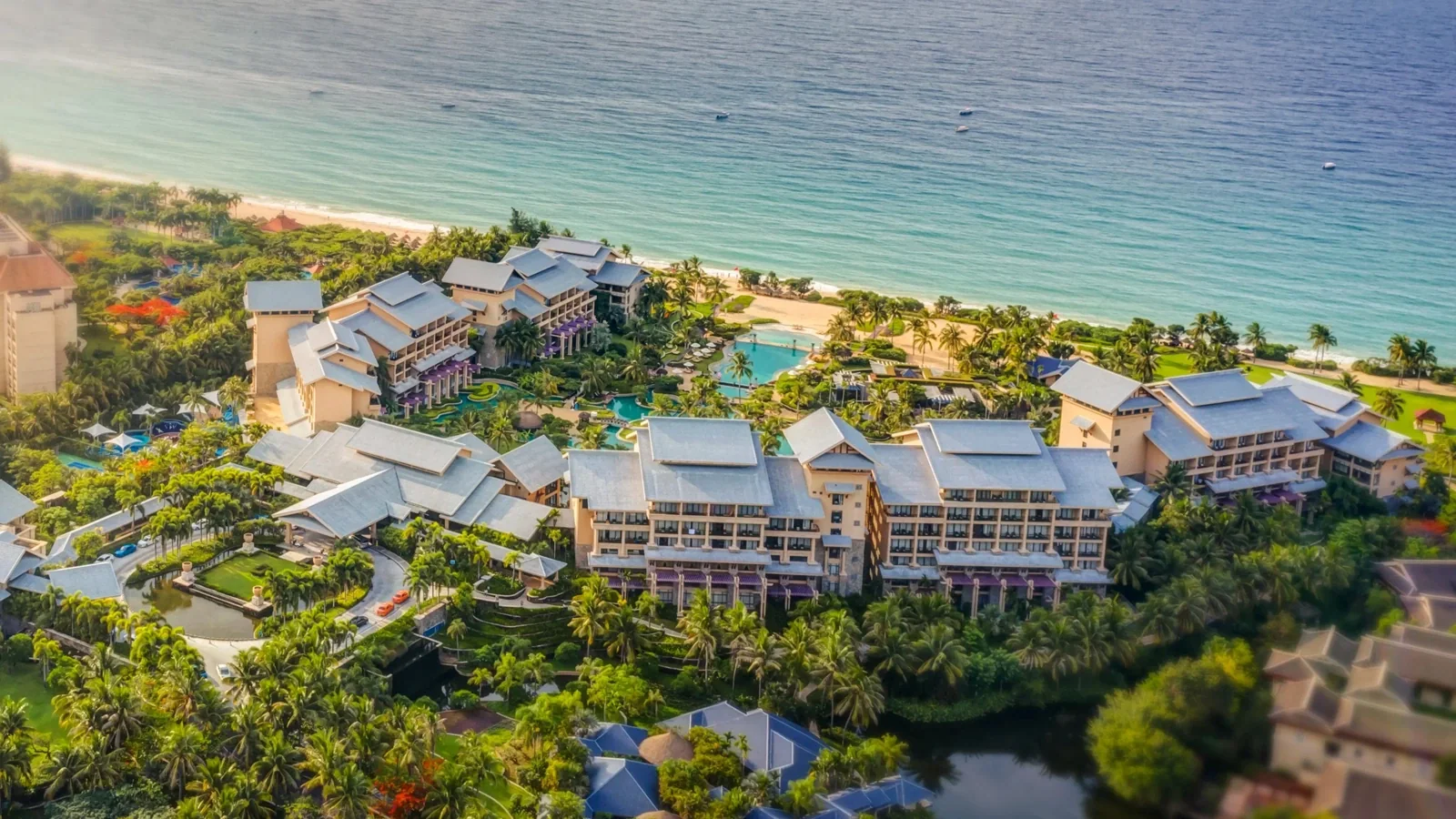 Hilton Wenchang и побережье бухты Цишуй с высоты